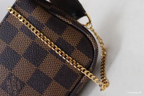 First bag ru VUITTON LOUIS POCHETTE MINI ACCESSOIRES 0625